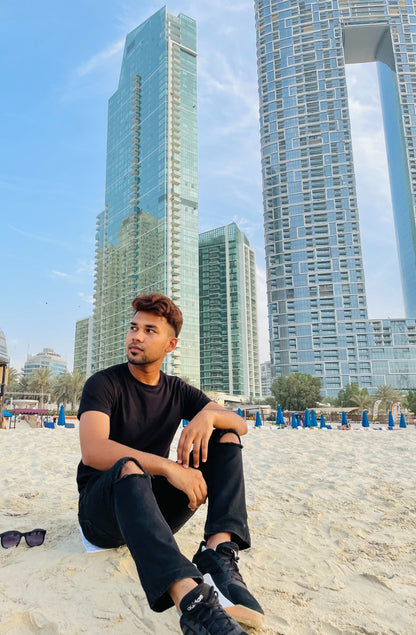 Round Neck Black Plain T-Shirt