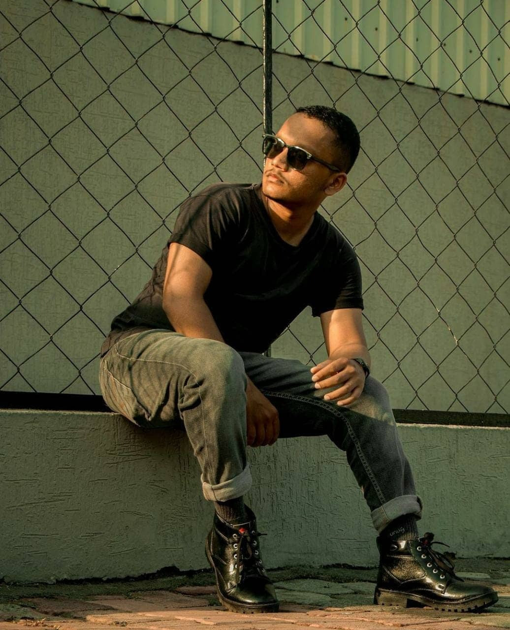 Round Neck Black Plain T-Shirt
